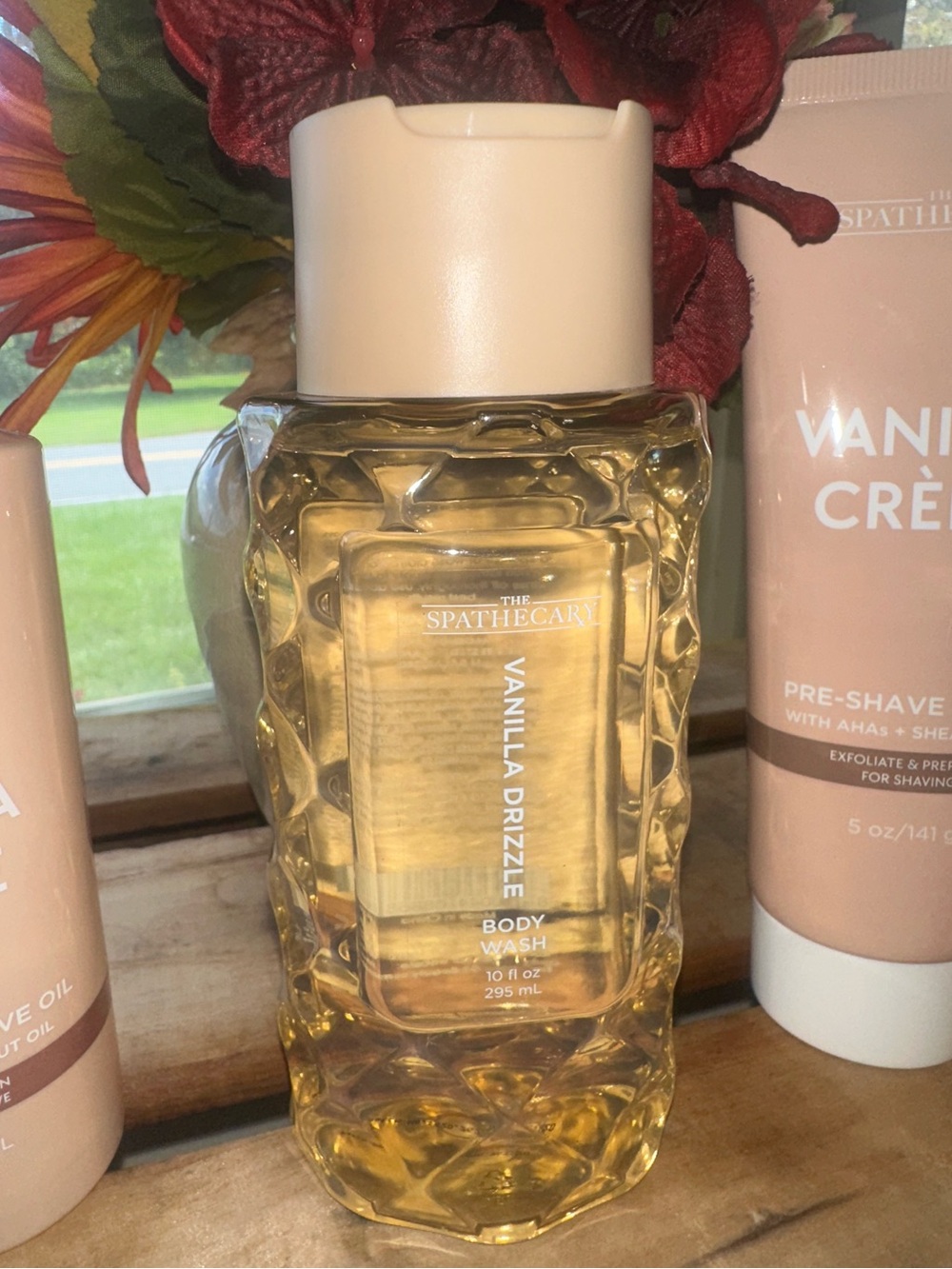 The Spathecary Vanilla Crème Collection~Body Wash, Shave Oil, Scrub, Serum ~ New - Picture 3 of 6